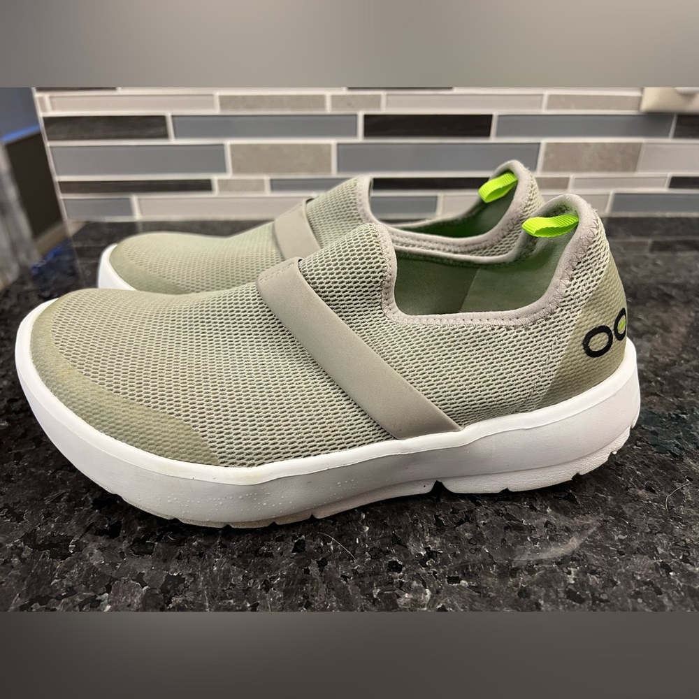 WOMEN'S OOMG LOW SHOE - GRAY